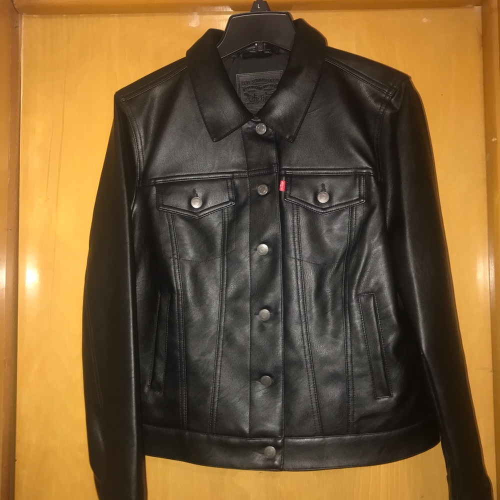 LEVI’S FAUX LEATHER CLASSIC TRUCKER JACKET - Picture 3 of 9